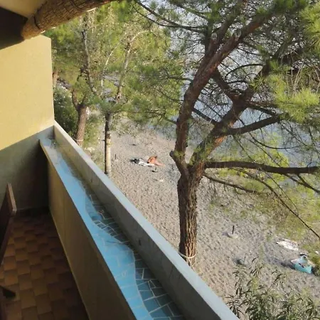 Casa In Riva Al Mare 6 بيت للعطل *